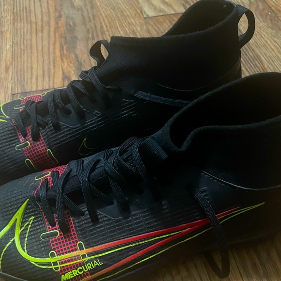 Nike mercurial indoor turf shoes size 6 - Picture 1 of 2